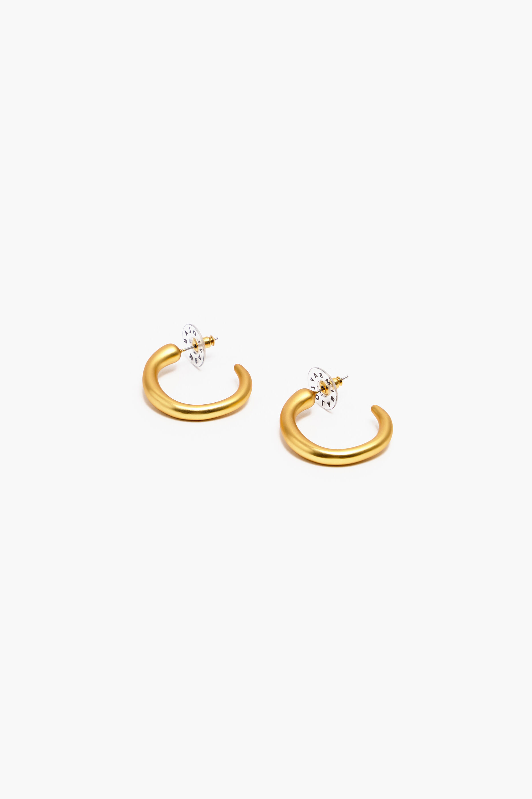 brincos de argola maxi em ouro fosco