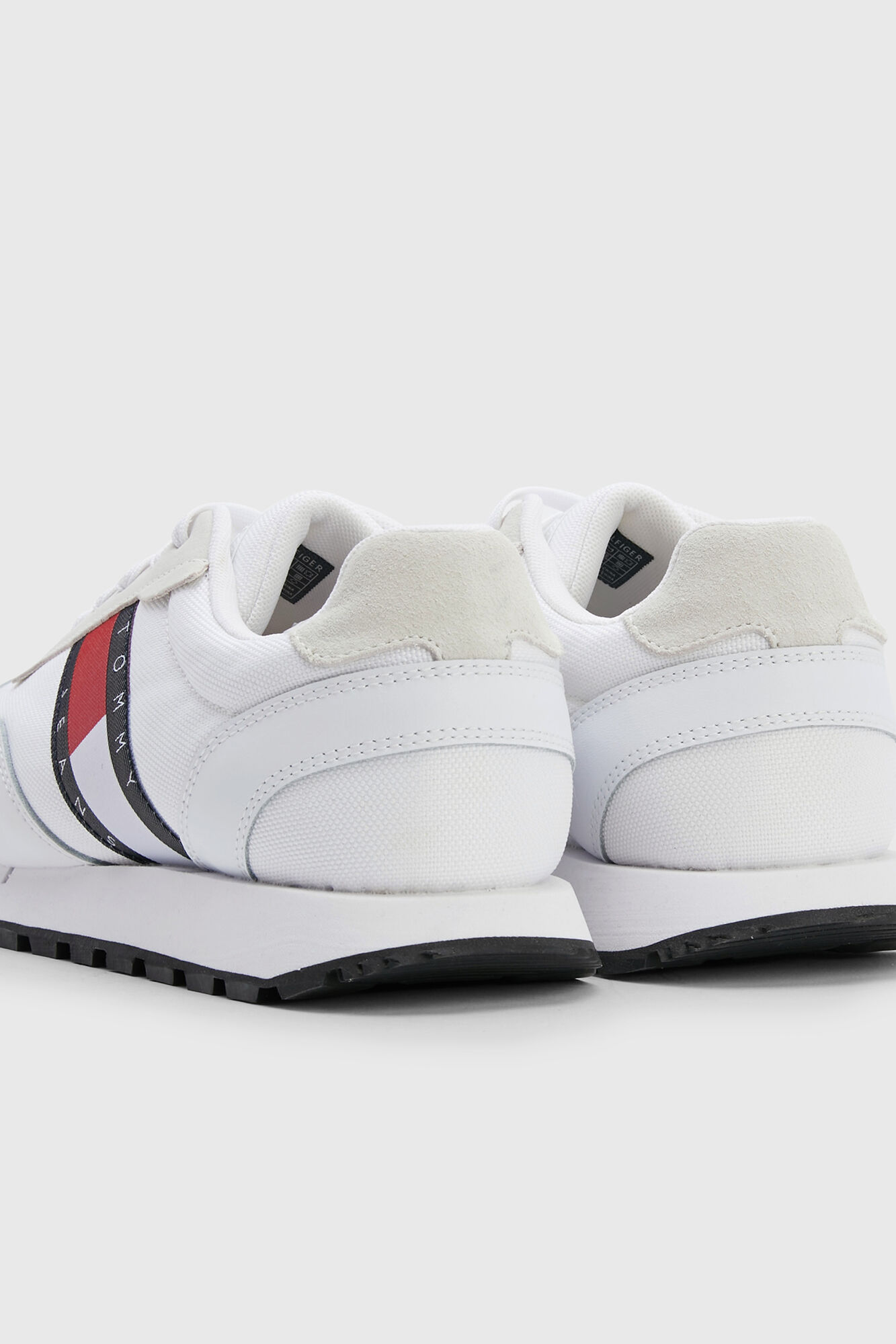 Tênis retrô masculino Tommy Jeans com bandeira