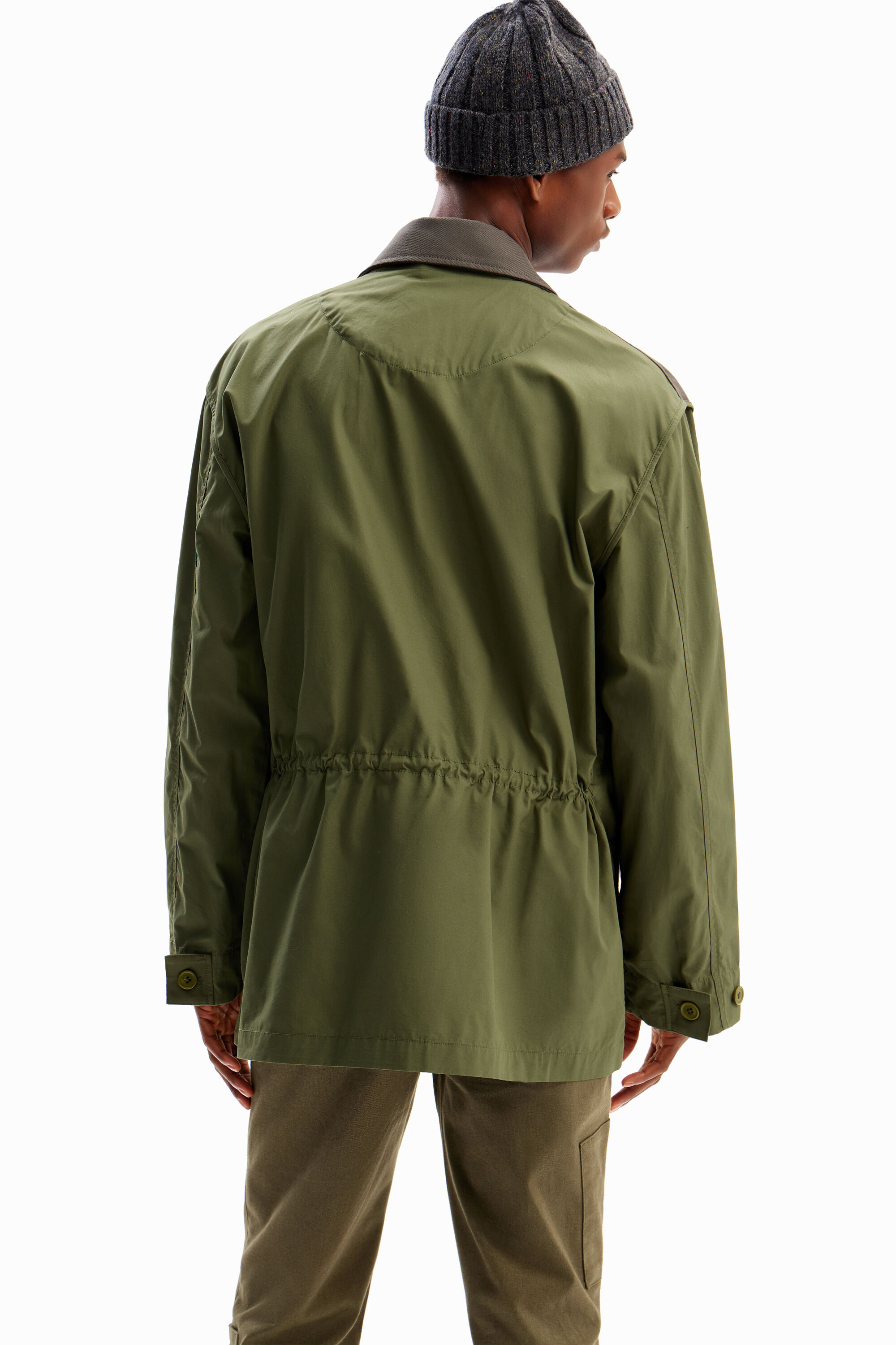 Parka com bolsos