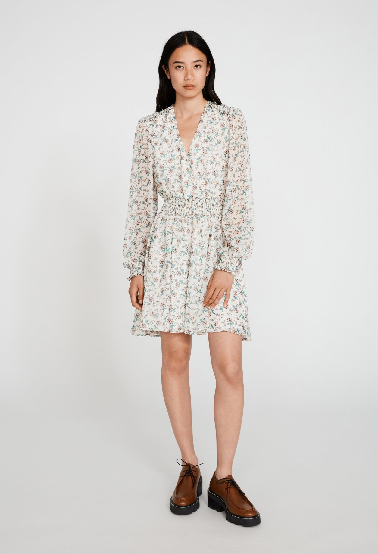 Robe courte motif floral metallise