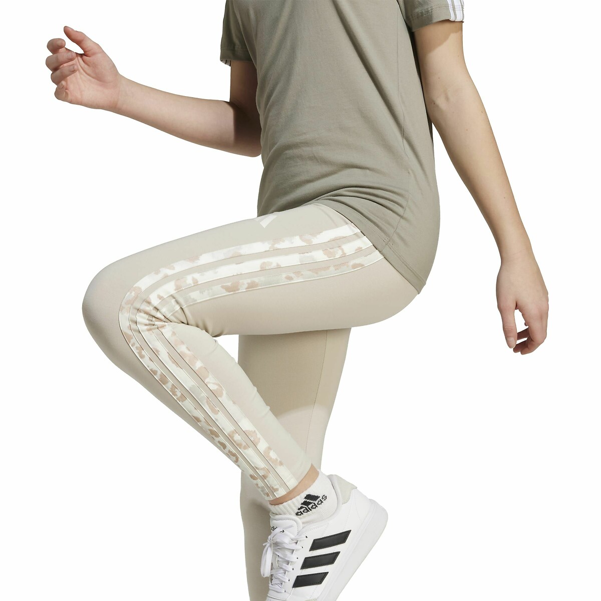 ADIDAS ROUPAS ESPORTIVAS<br>Leggings de algodão com detalhe de estampa de leopardo