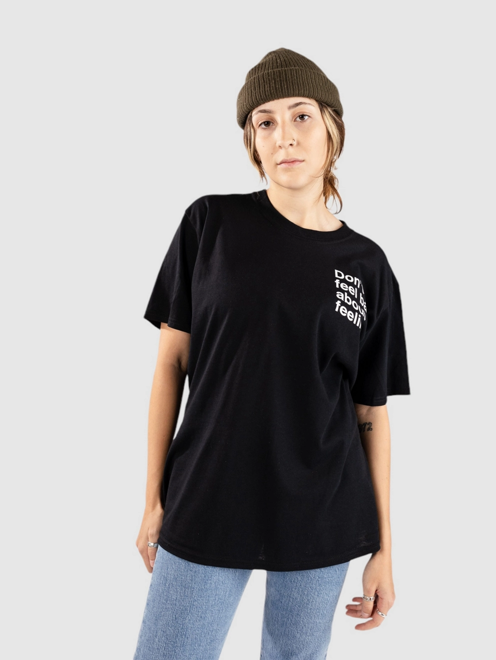 Petals and Peacocks Feeling T-Shirt black