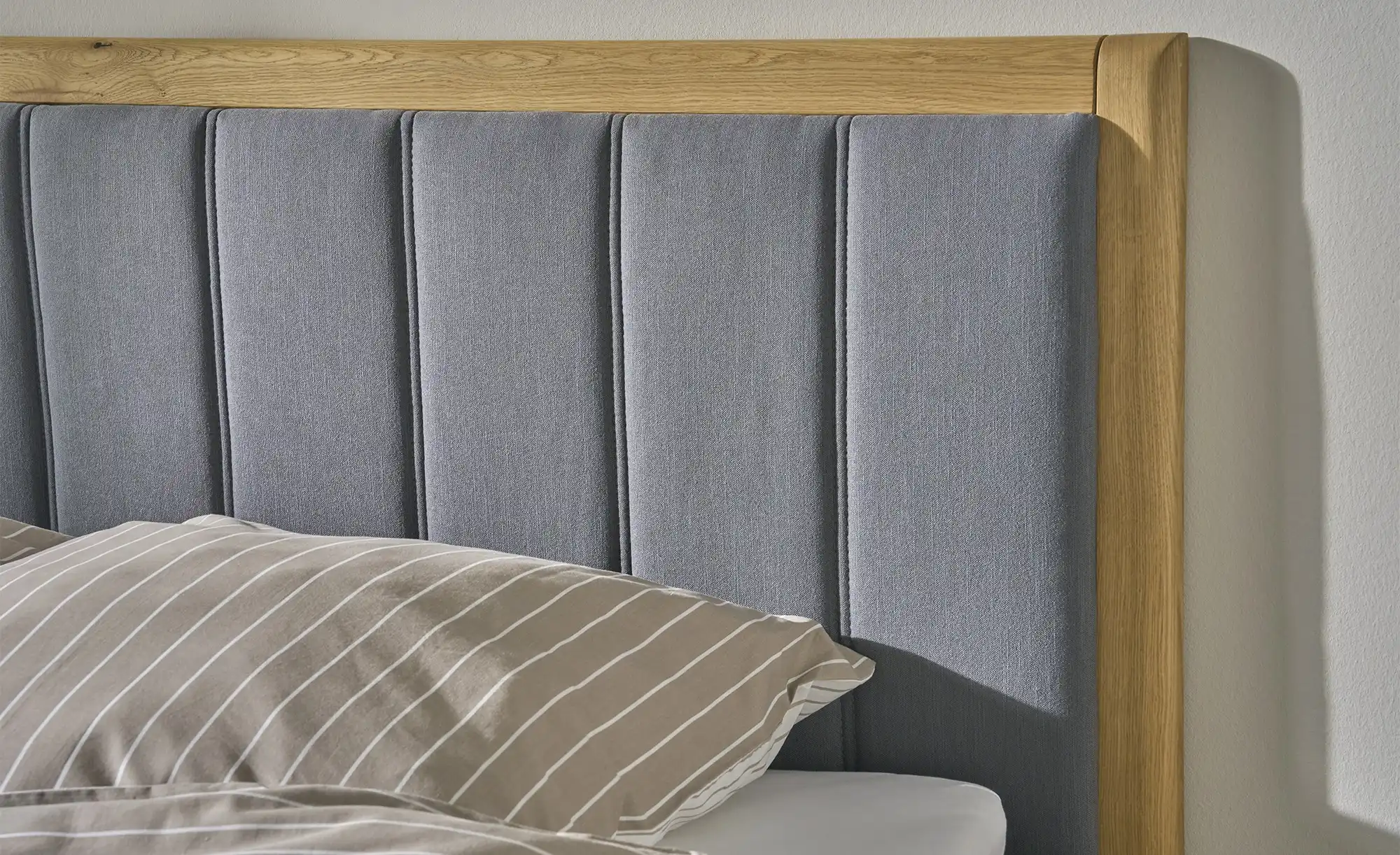 Switch Refresh Massivholz-Boxspringbett Alma