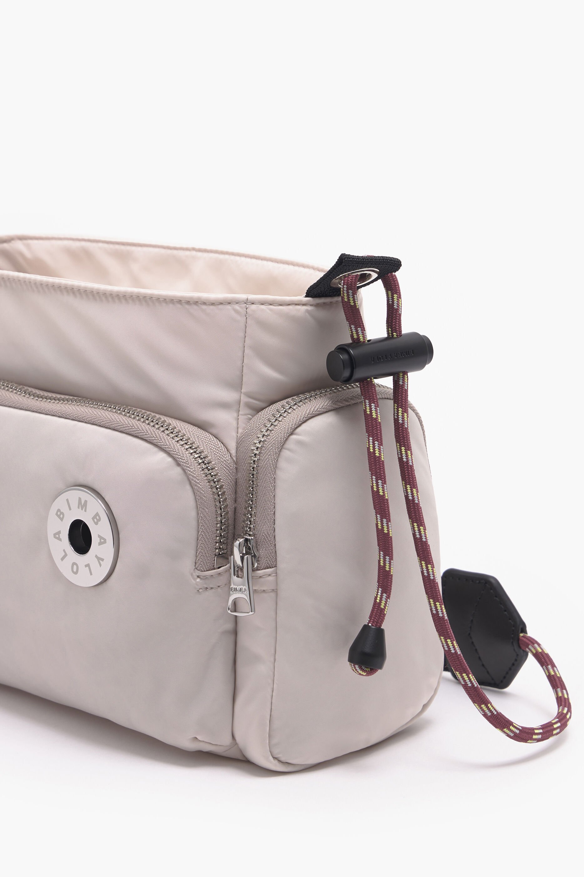 Bolsa de ombro pequena em nylon cor marfim