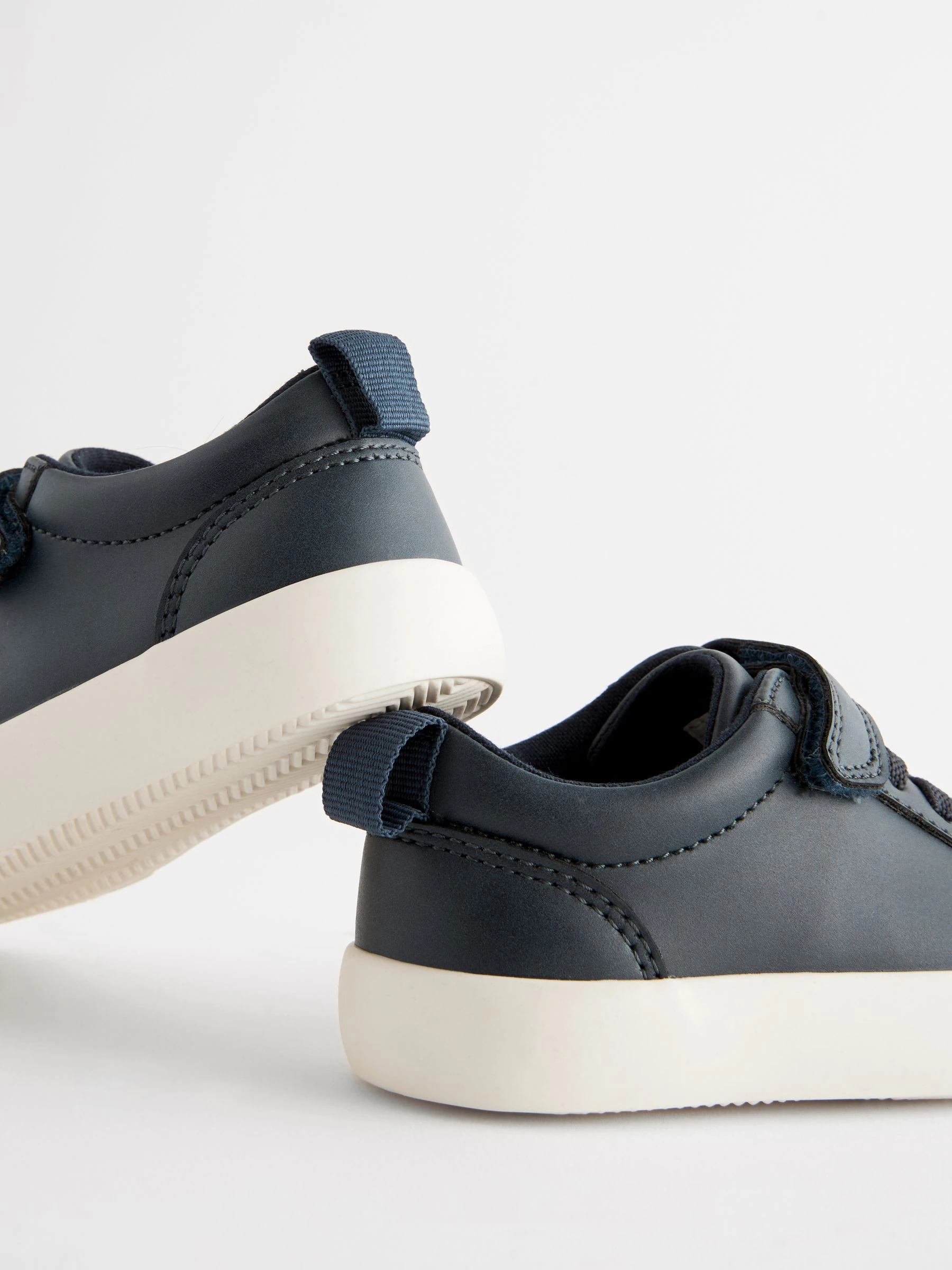 Marineblauw - Sneakers met klittenbandsluiting en elastische veters