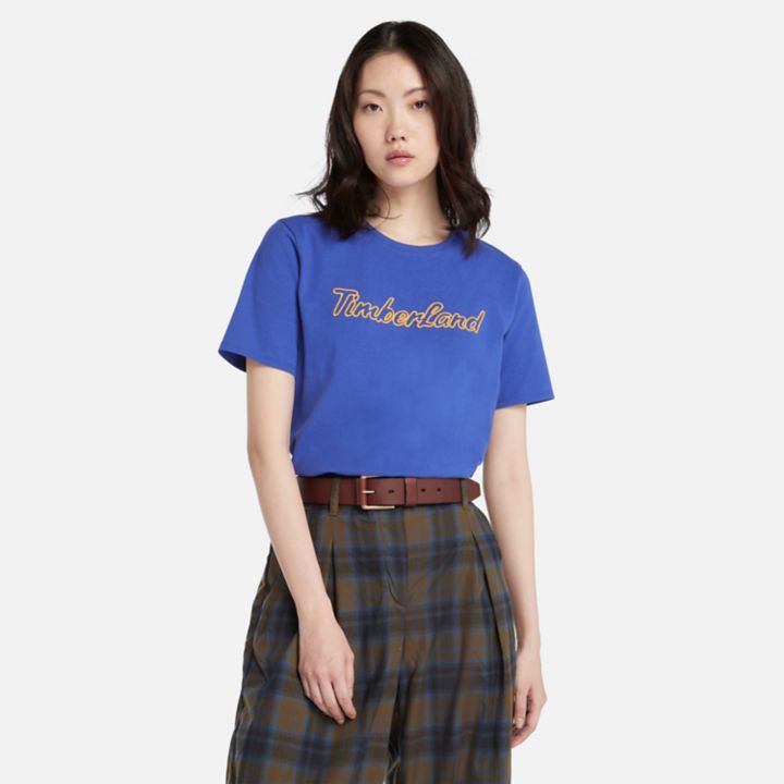 Camiseta feminina azul com logo texturizado