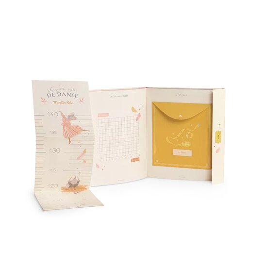 La Petite École de Danse Livre de Naissance   Rose        de               Moulin Roty
