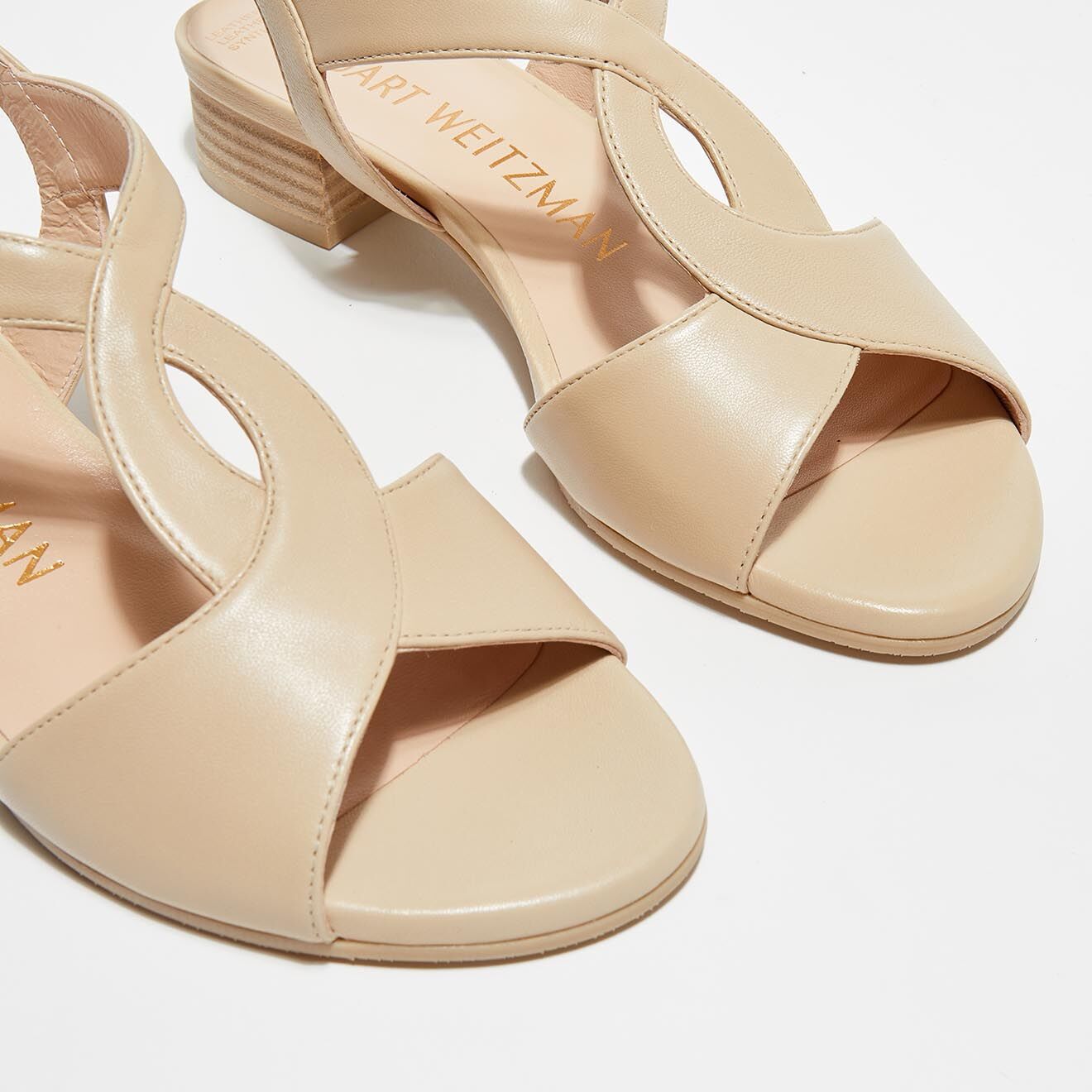 Stuart Weitzman Sandales en Cuir Shalena beiges