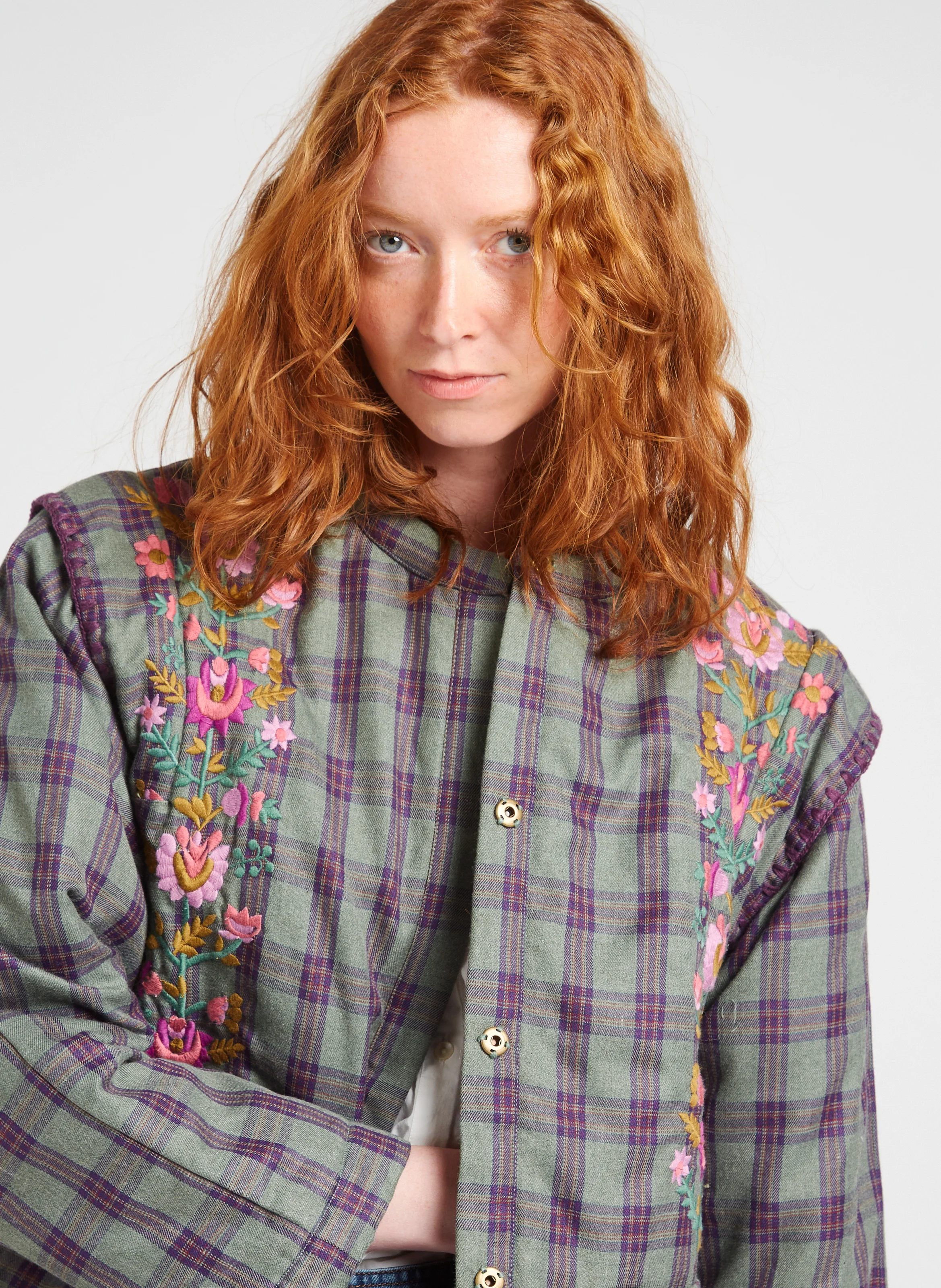 MAURA - Veste col rond brodée à imprimé tartan | Kaki