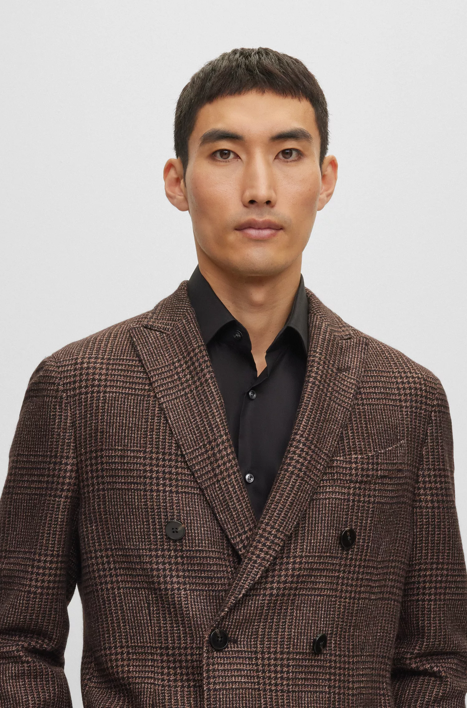Jaqueta BOSS Camel Slim-Fit em seda xadrez e cashmere.