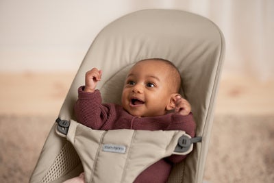 BabyBjörn Balance Soft Vippestol Tri-Fabric, Sandgrå
