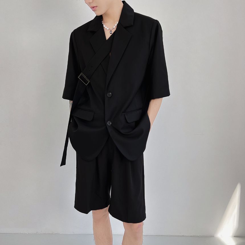 Naideth - Blazer met elleboogmouwen en één rij knopen / Shorts met hoge taille