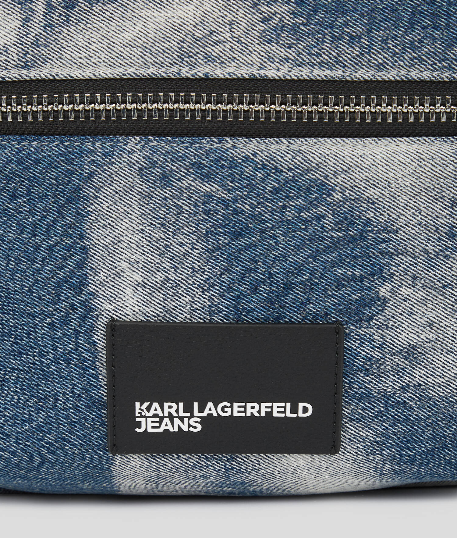 SAC À DOS EN DENIM DÉLAVÉ - Denim blanchi