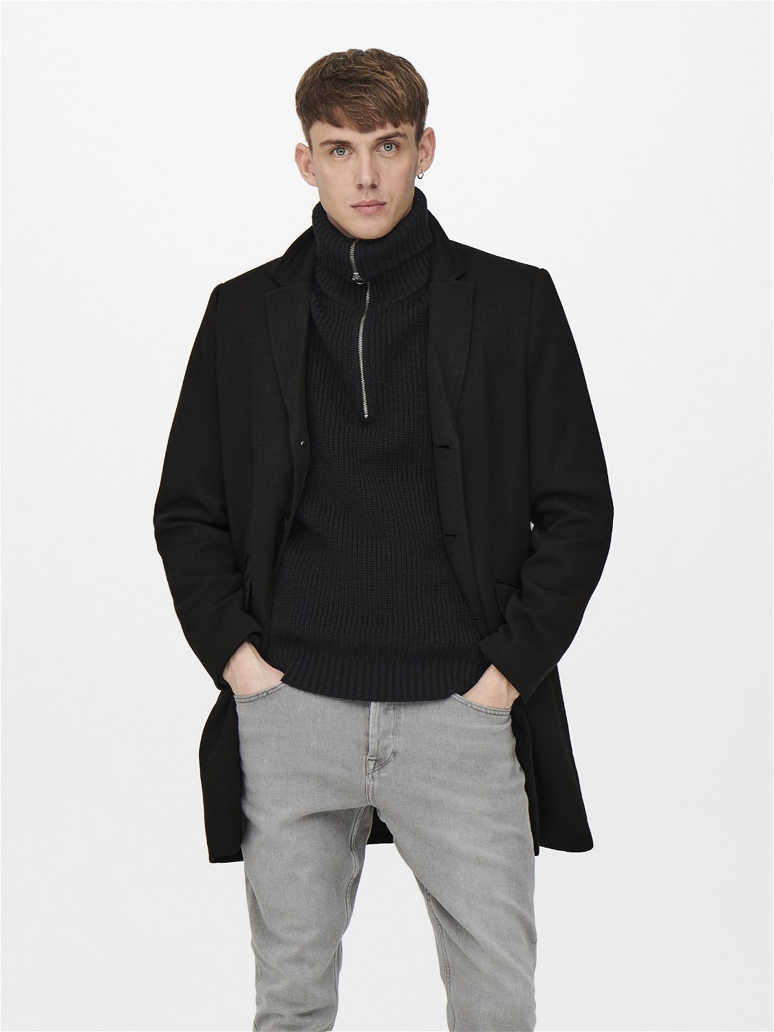 ONSJULIAN Mantel Black