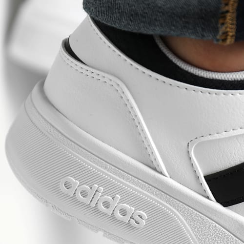 Baskets CourtBeat ID9658 Footwear White Core Black