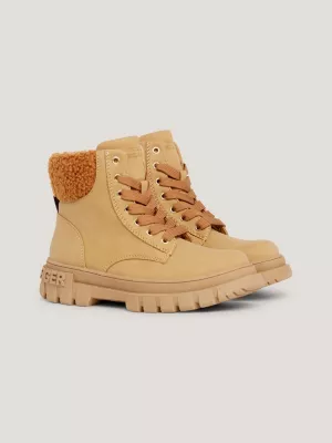 Botas de cano médio com cadarço e forro de lã Teddy