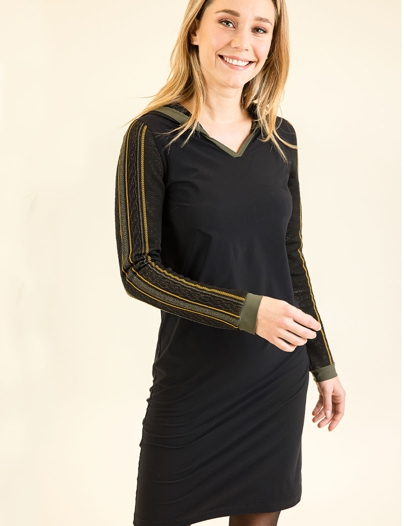 HBT GREEN PEAKS | TINA ROBE NOIR