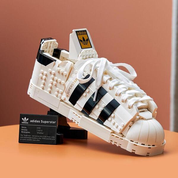 10282 - LEGO Creator Expert - Adidas Originals Superstar