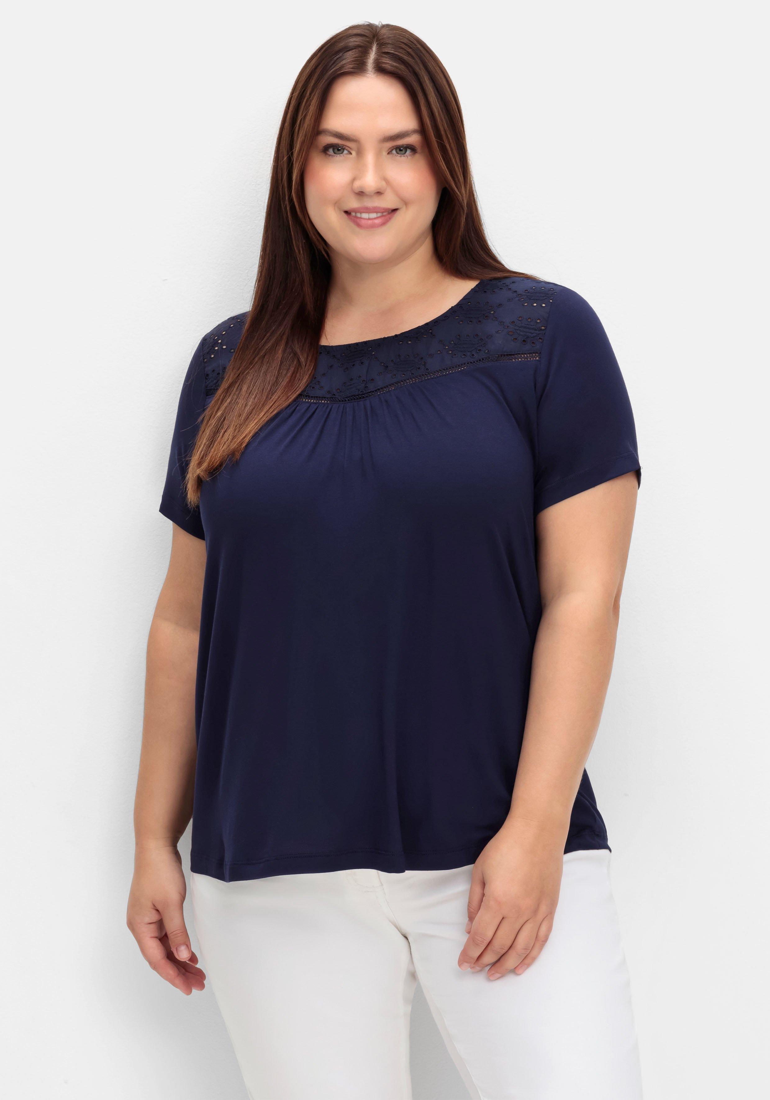 Shirt mit Spitzeneinsatz, aus Viskosejersey