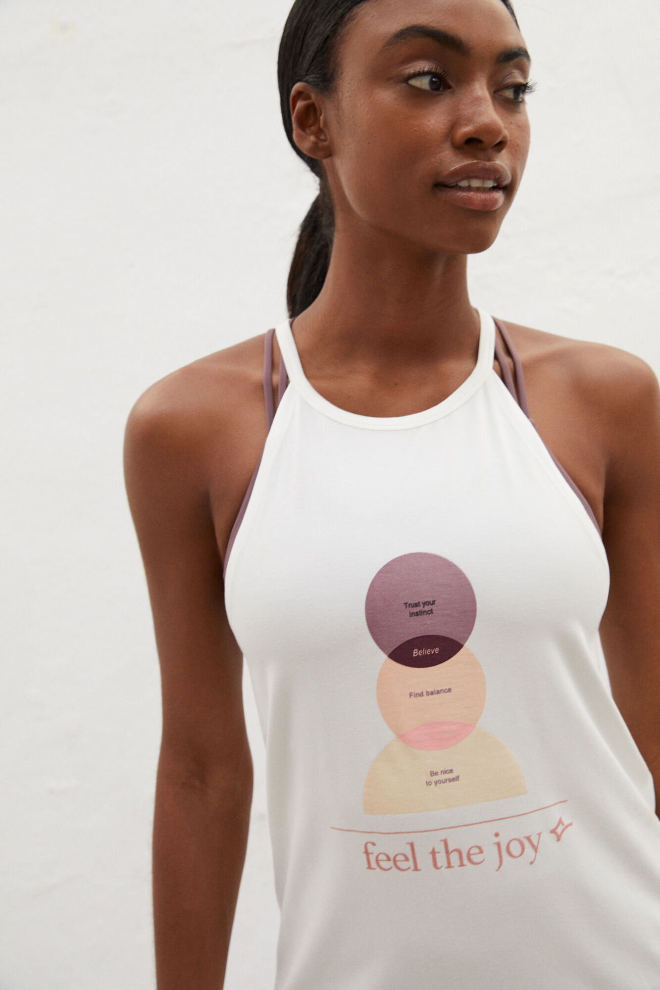 Regata branca estilo halter - bege