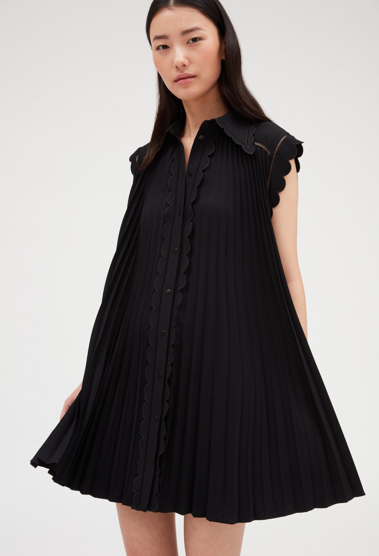 Robe courte plissee