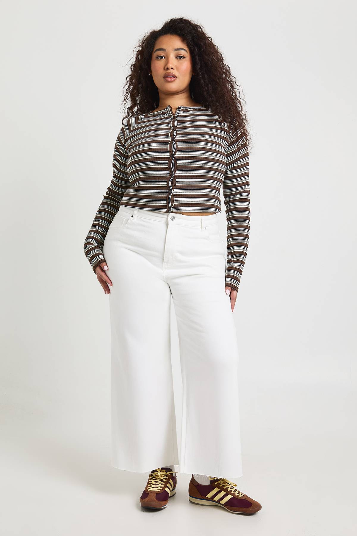 boohoo Le Jean Plus Taille Haute Raccourci Coupe Large