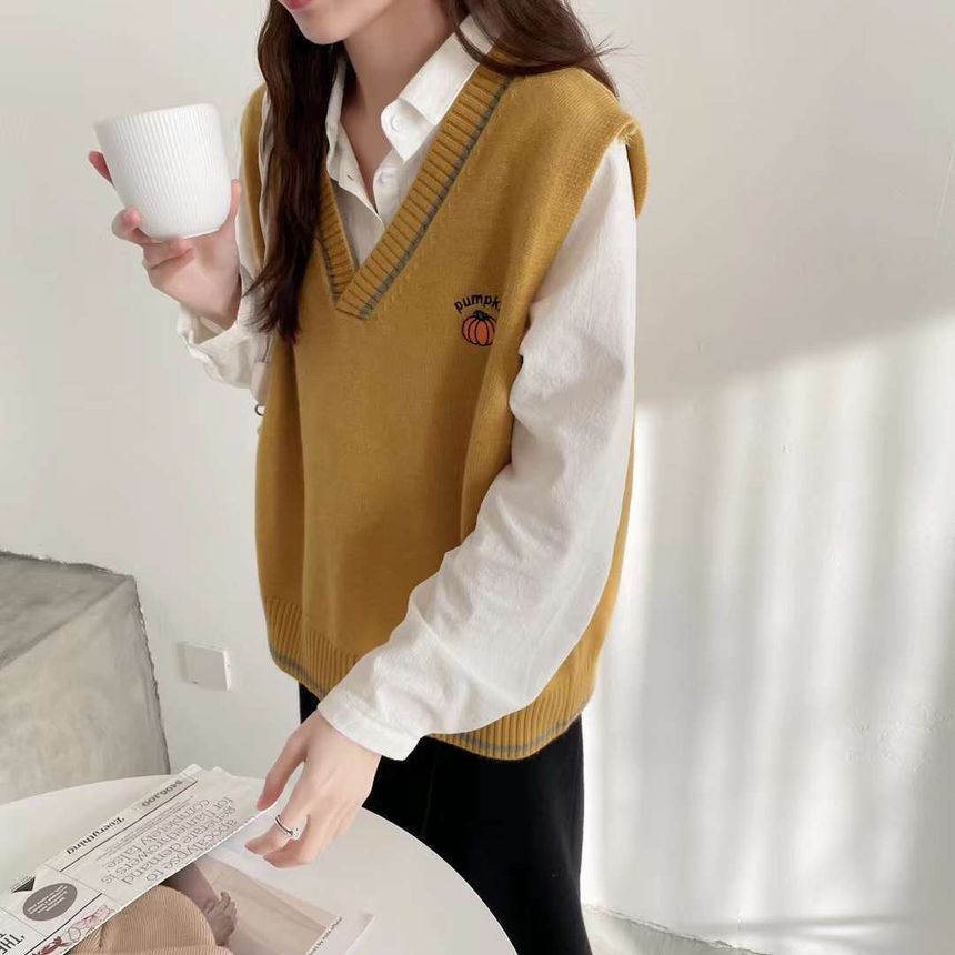 Mori Girls - V-hals pompoen geborduurd vest
