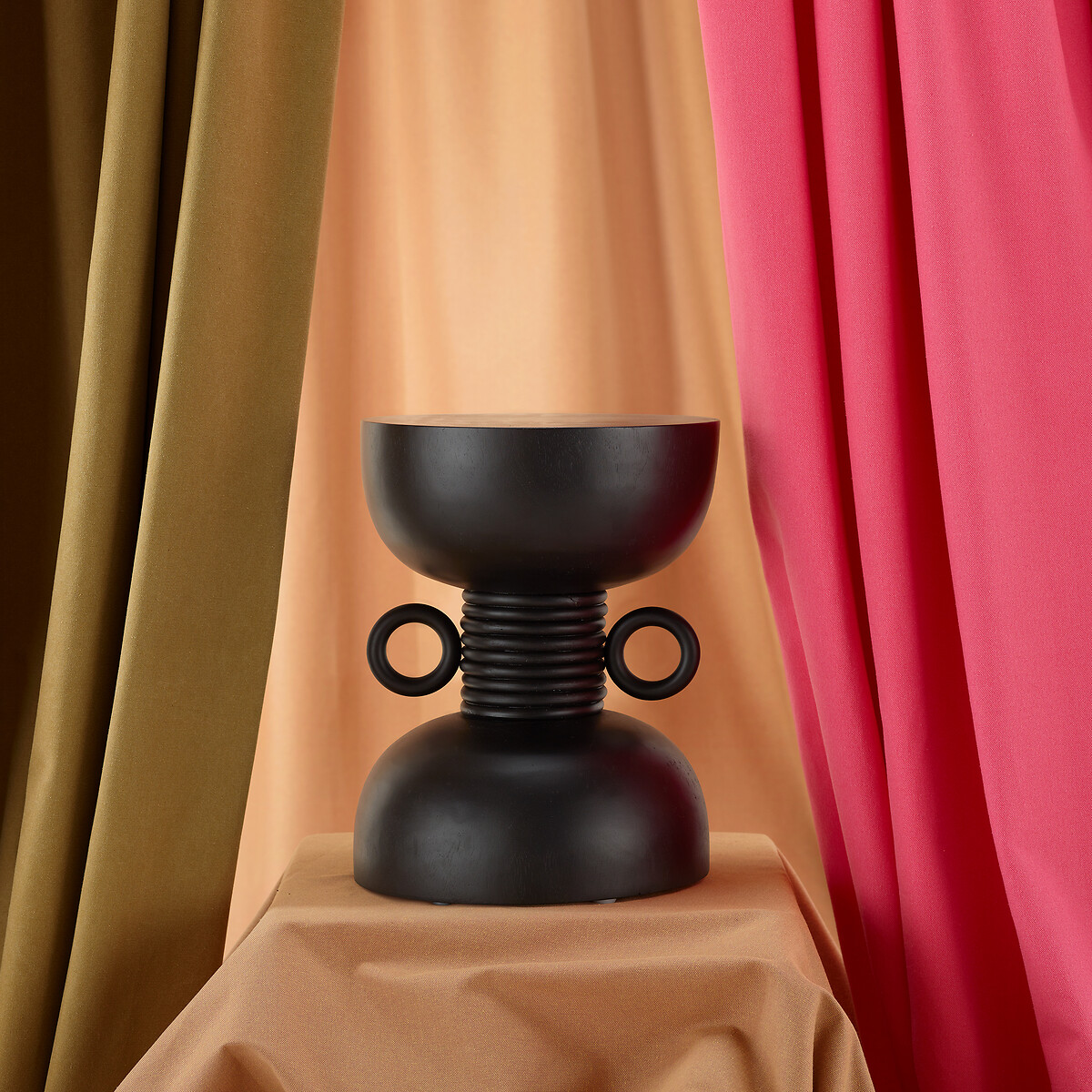 MAMA SHELTER X LA REDOUTE INTERIEURS<br>Mesa lateral de suar e rattan, Toumtamtoum