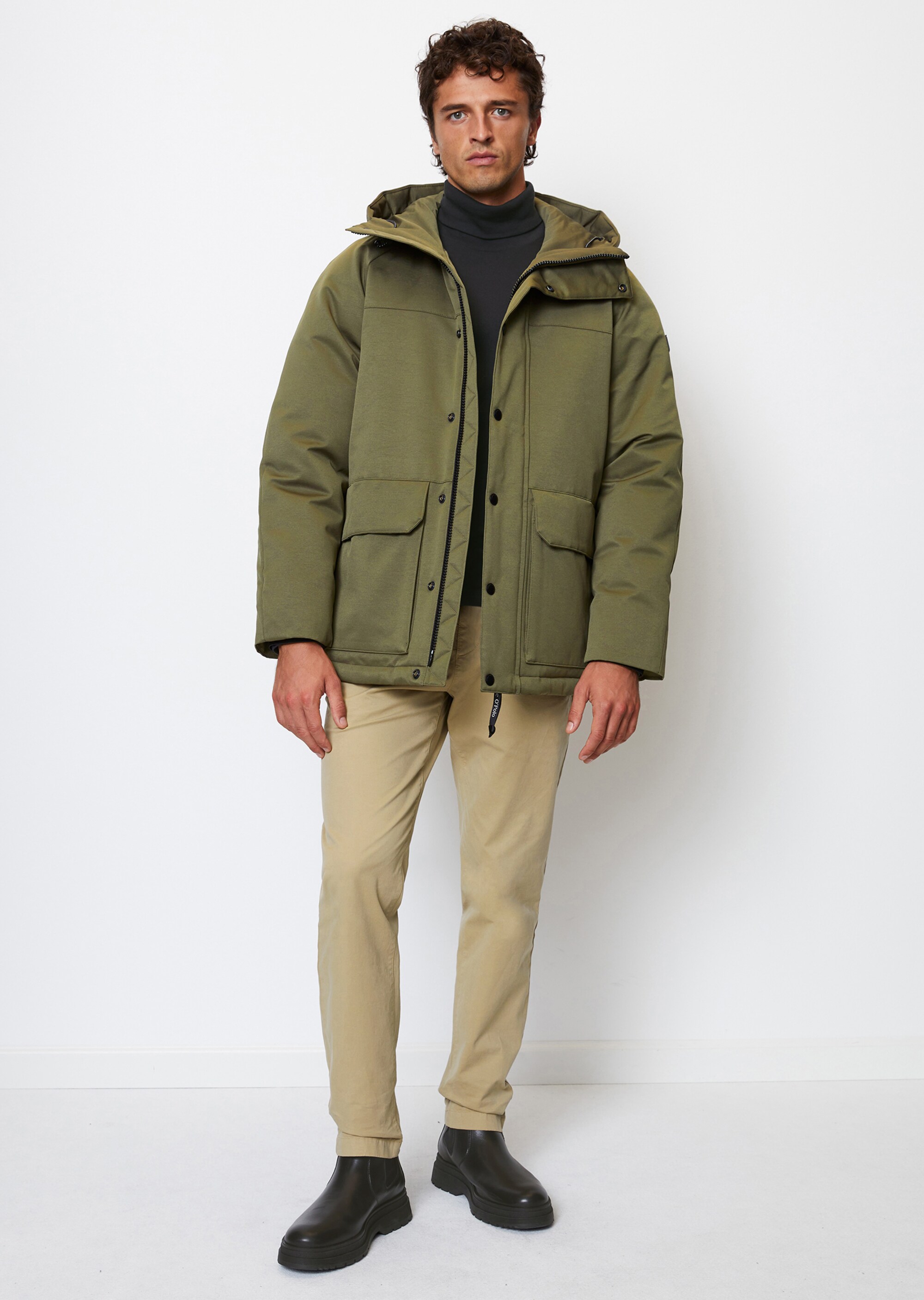 Kapuzen-Jacke regularmit Wattierung von Unifi REPREVE®