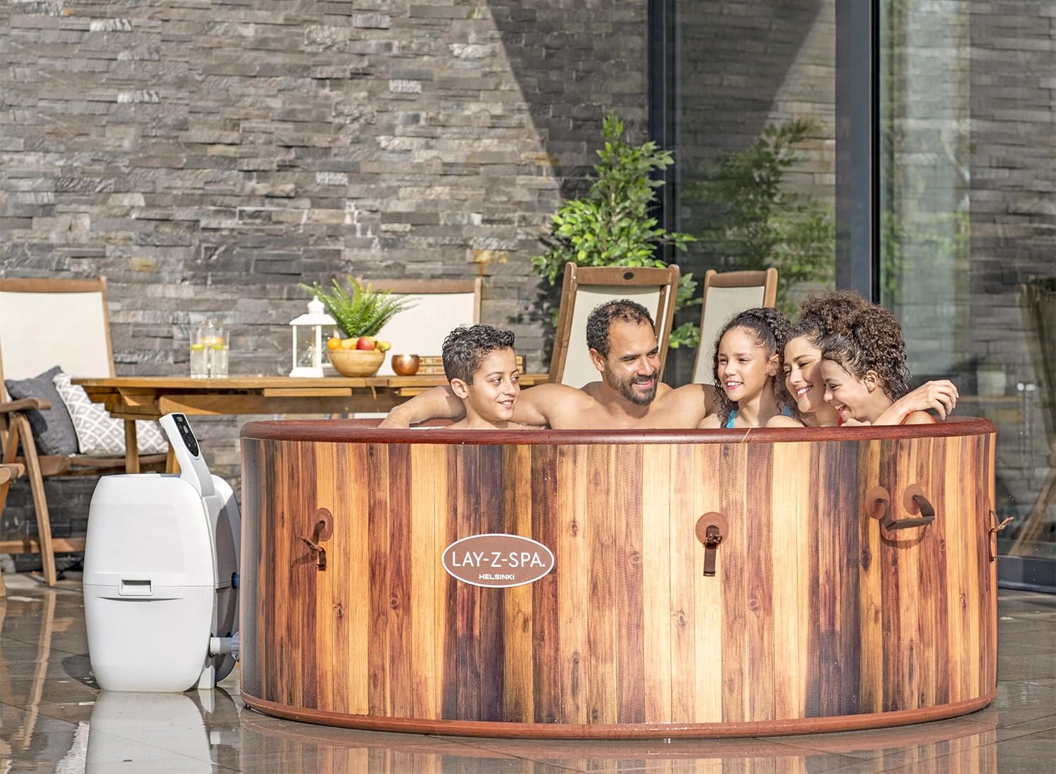 Bestway® LAY-Z-SPA® Whirlpool Helsinki AirJet Plus™ für 7 Personen, Ø 180 x 66 cm, Holz-Optik (Pinie)