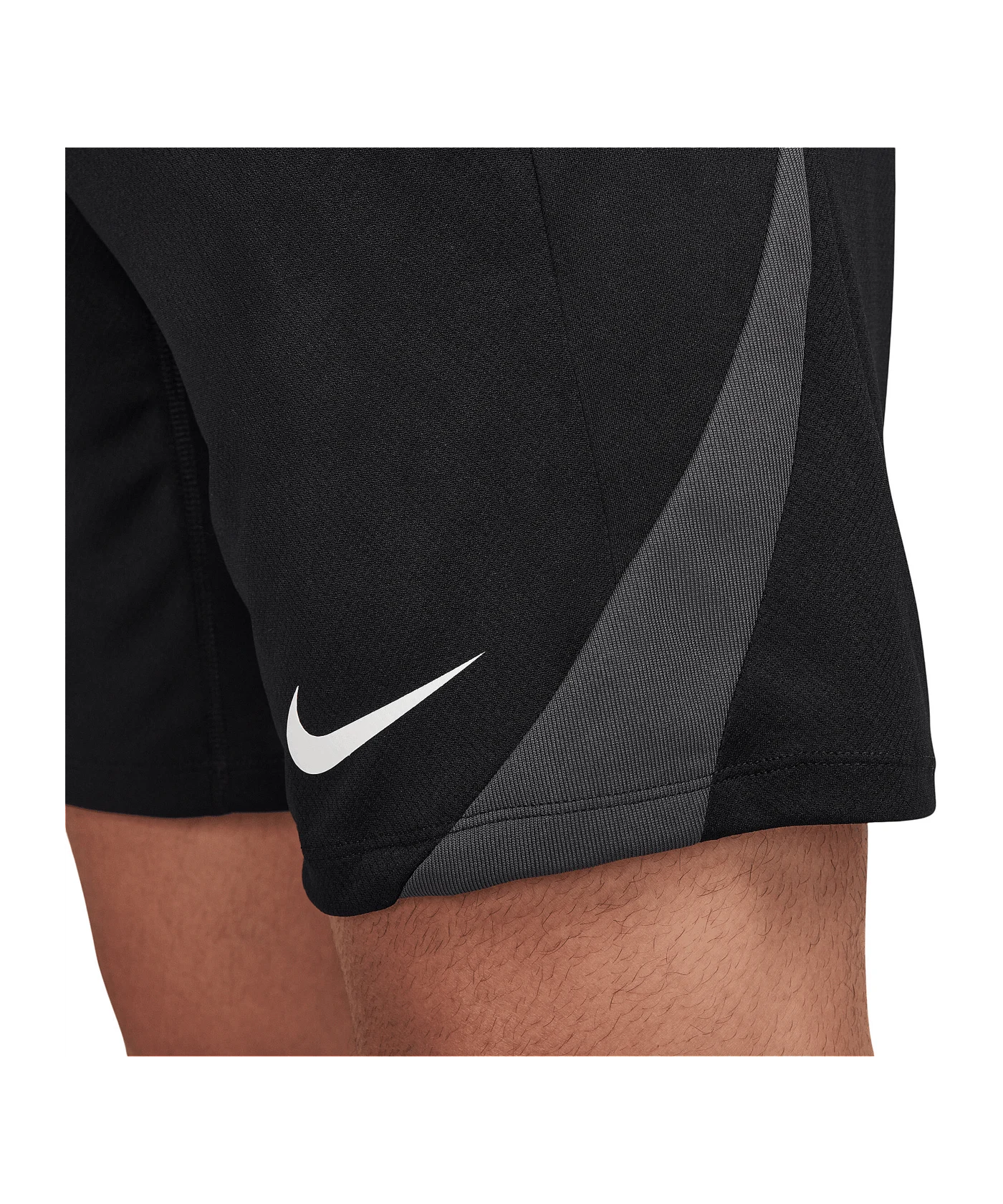 Nike Strike Short Schwarz F010