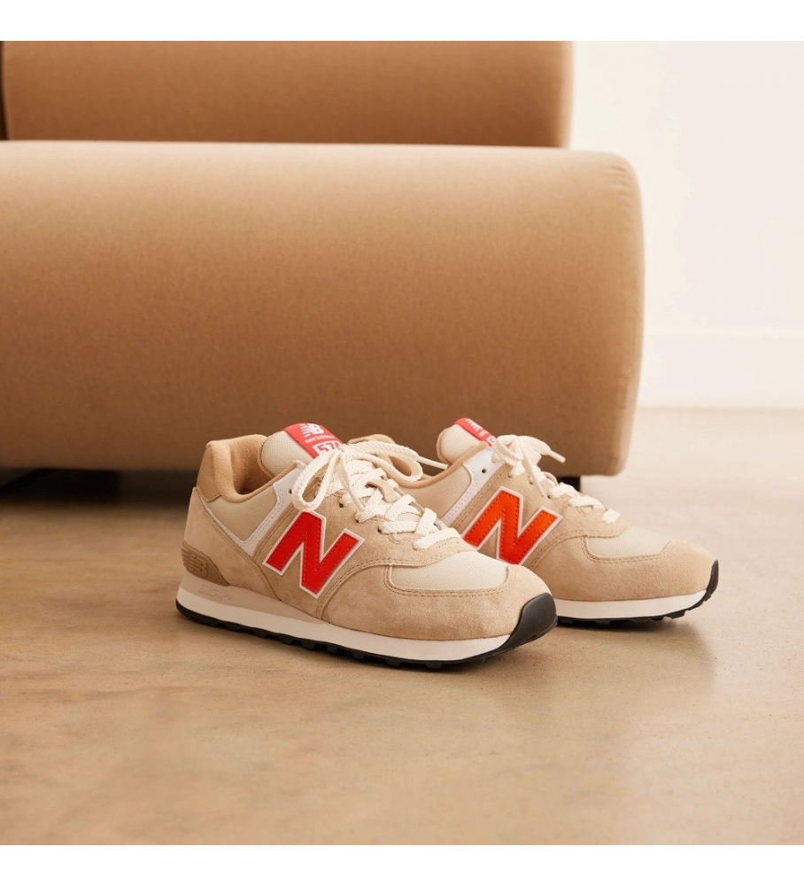 Tênis New Balance 574 bege osso