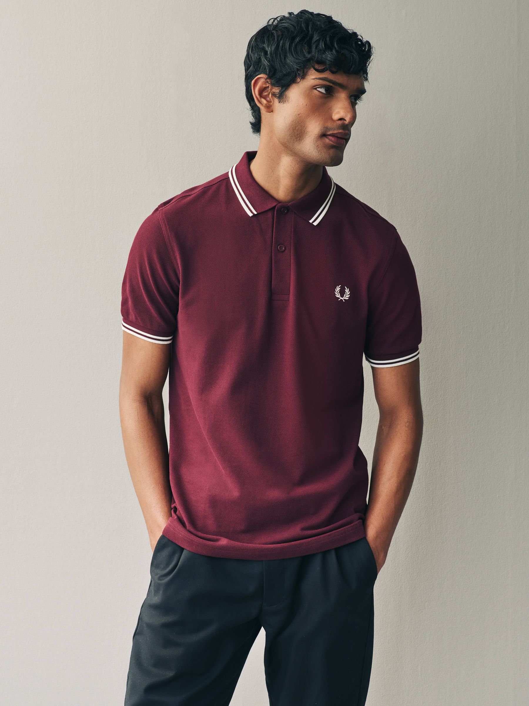 Bordeauxrood/ecru wit - Fred Perry poloshirt met gestreepte rand