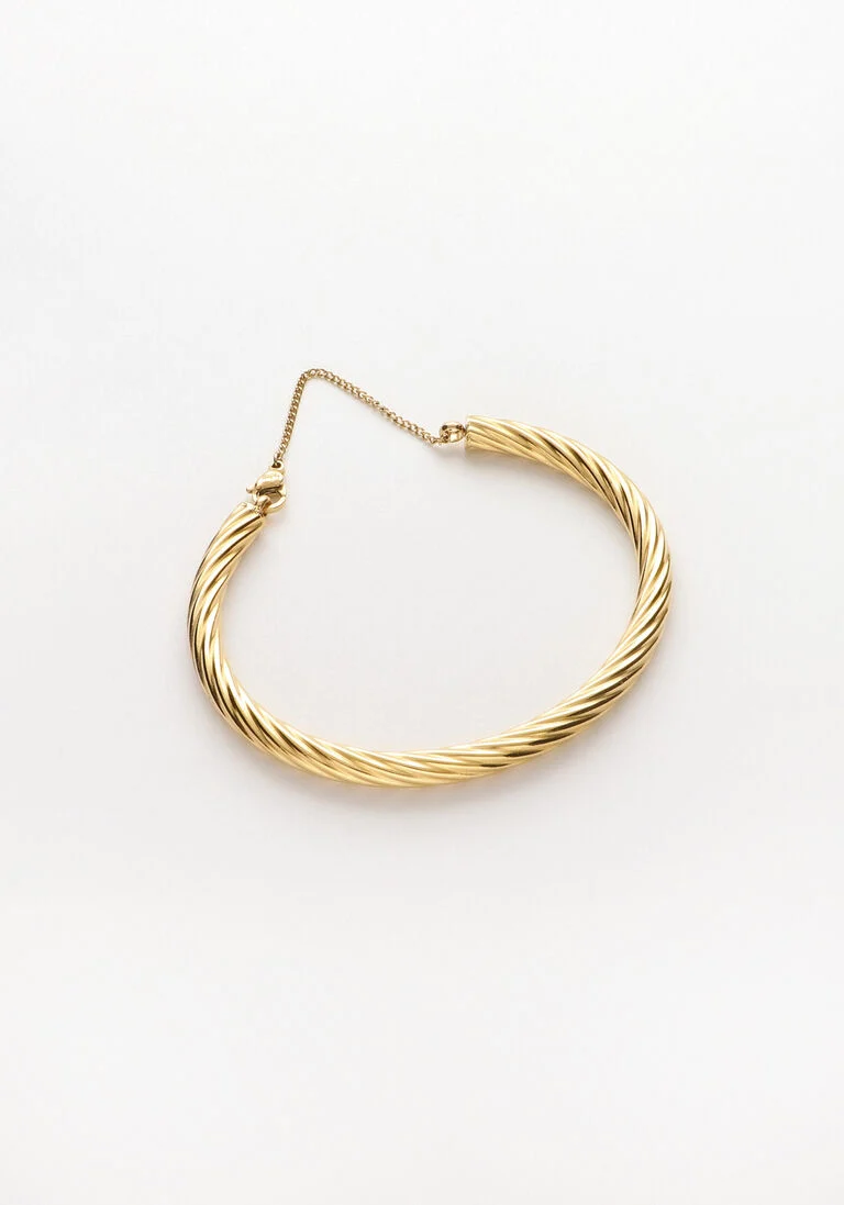 NOTRE-V gouden notre-v armband bangle gedraaid