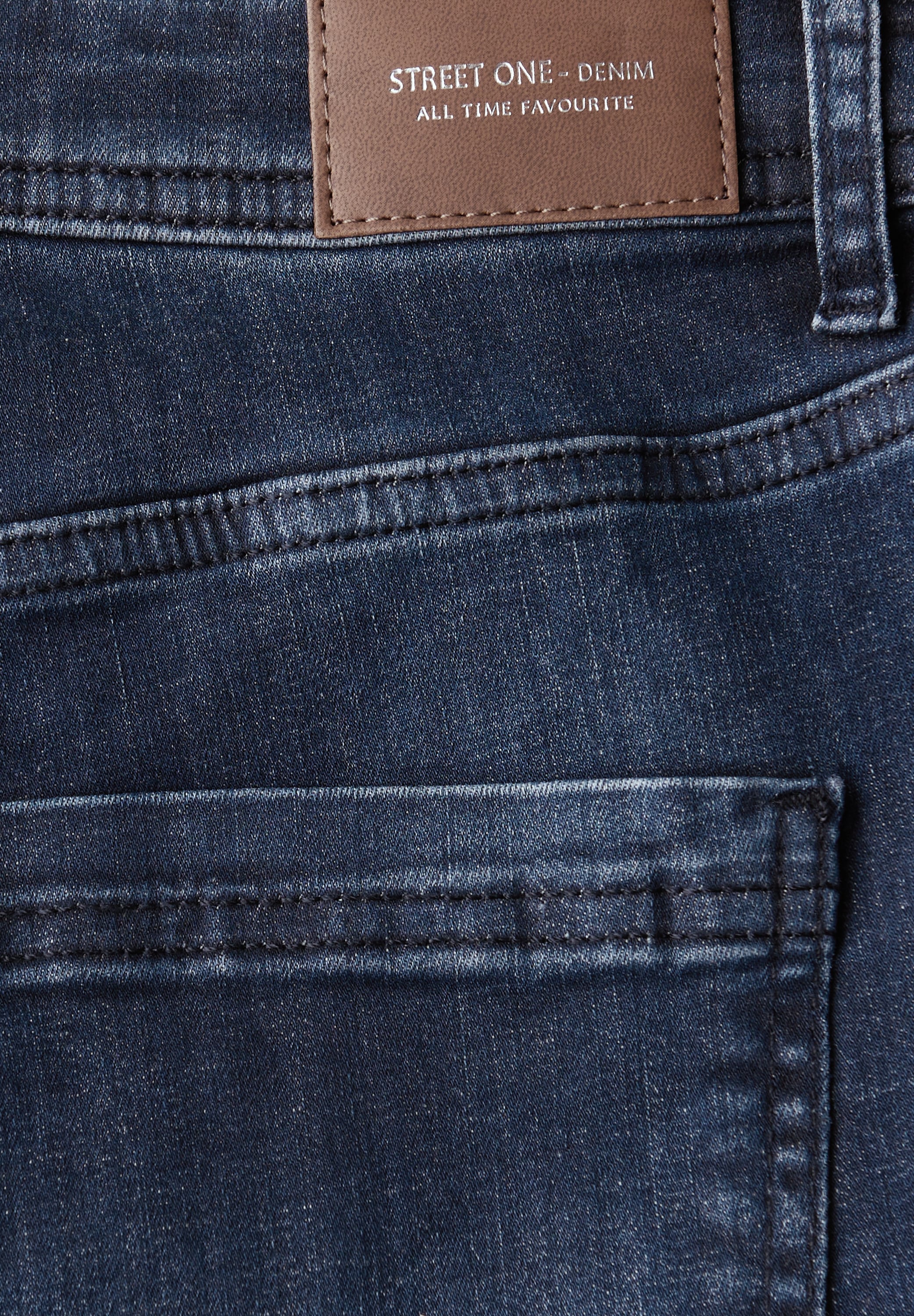 STREET ONE Slim-fit-Jeans »QR Style Bootcut«, im 5-Pocket-Style und mit Stretch