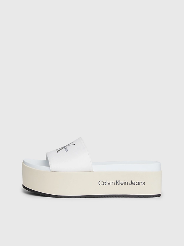 Chinelo de lona com plataforma
