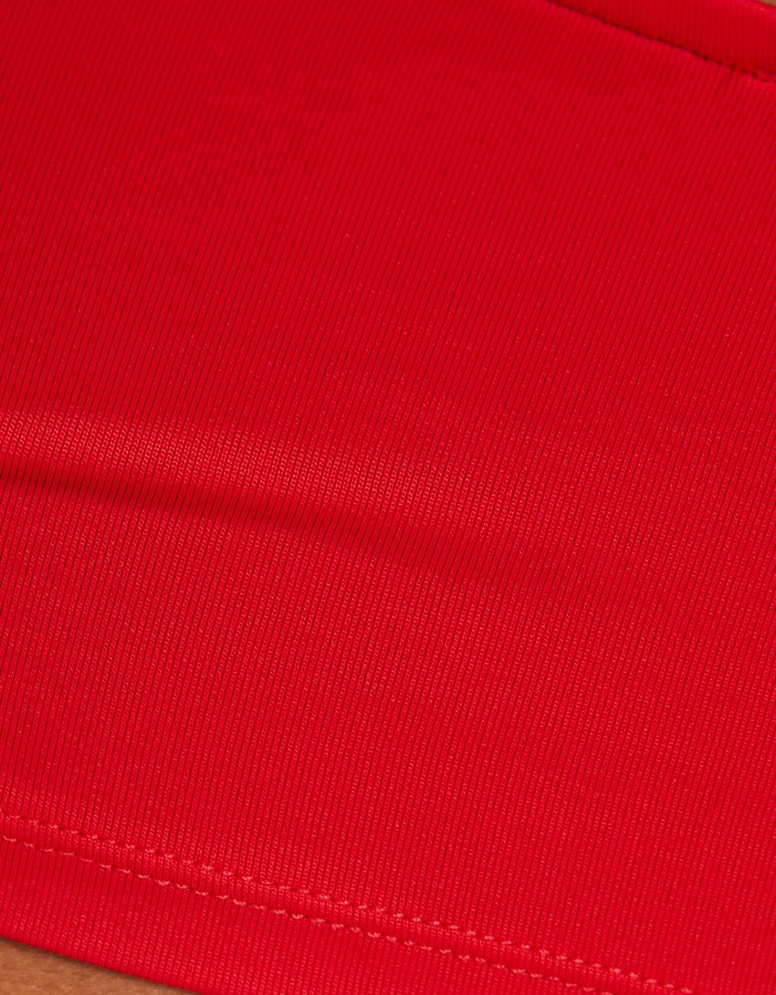 Top cropped de alças finas