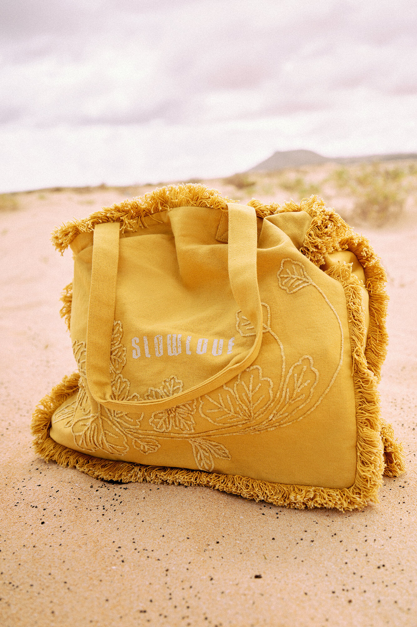 Bolsa Shopper Bordada com Flor - Dourada