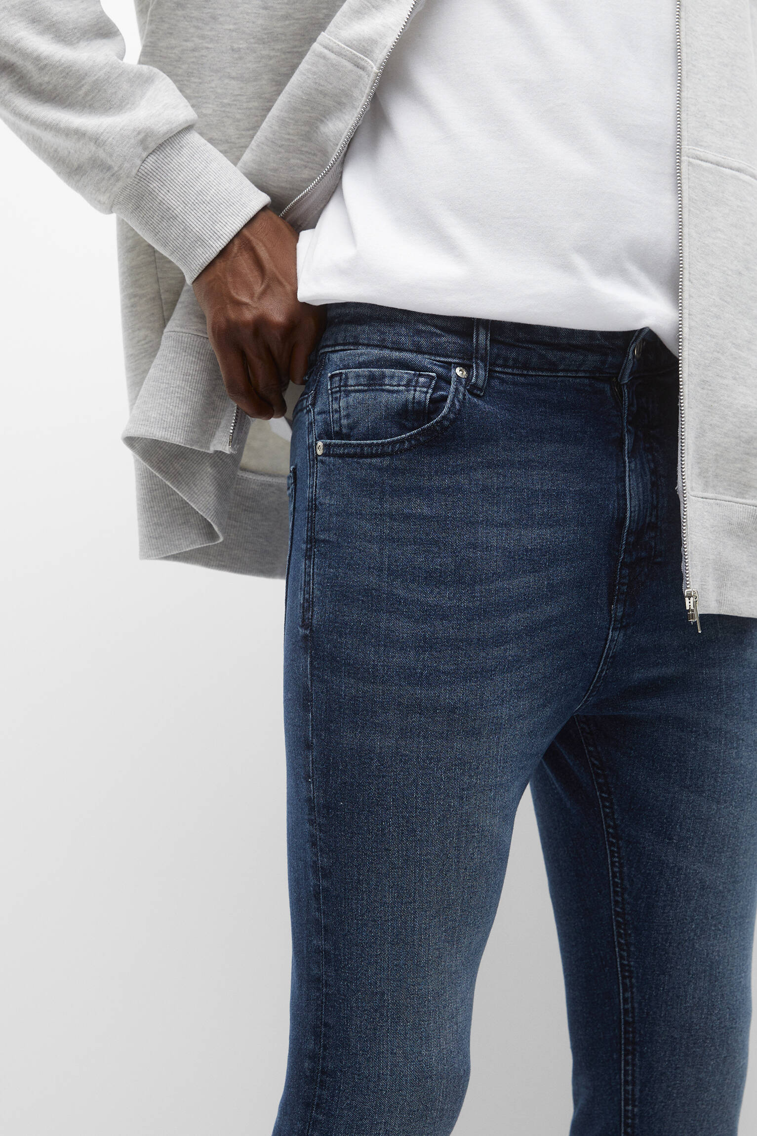 CALÇA JEANS BÁSICA CARROT - AZUL LAVANDA