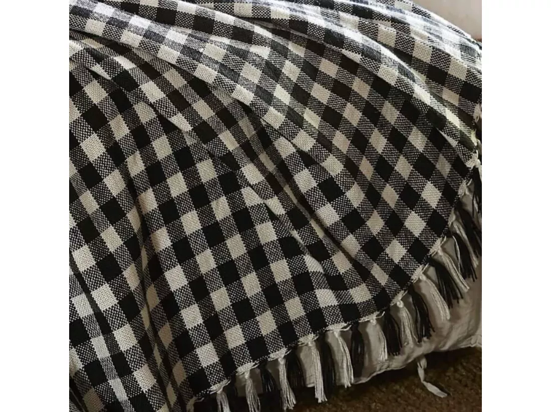 Plaid à franges à carreaux 180 x 220 cm