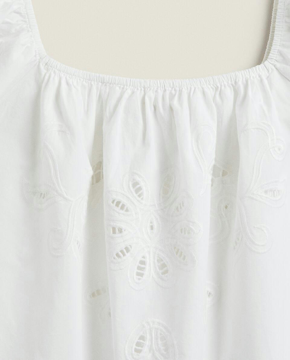 BLUSA BORDADA