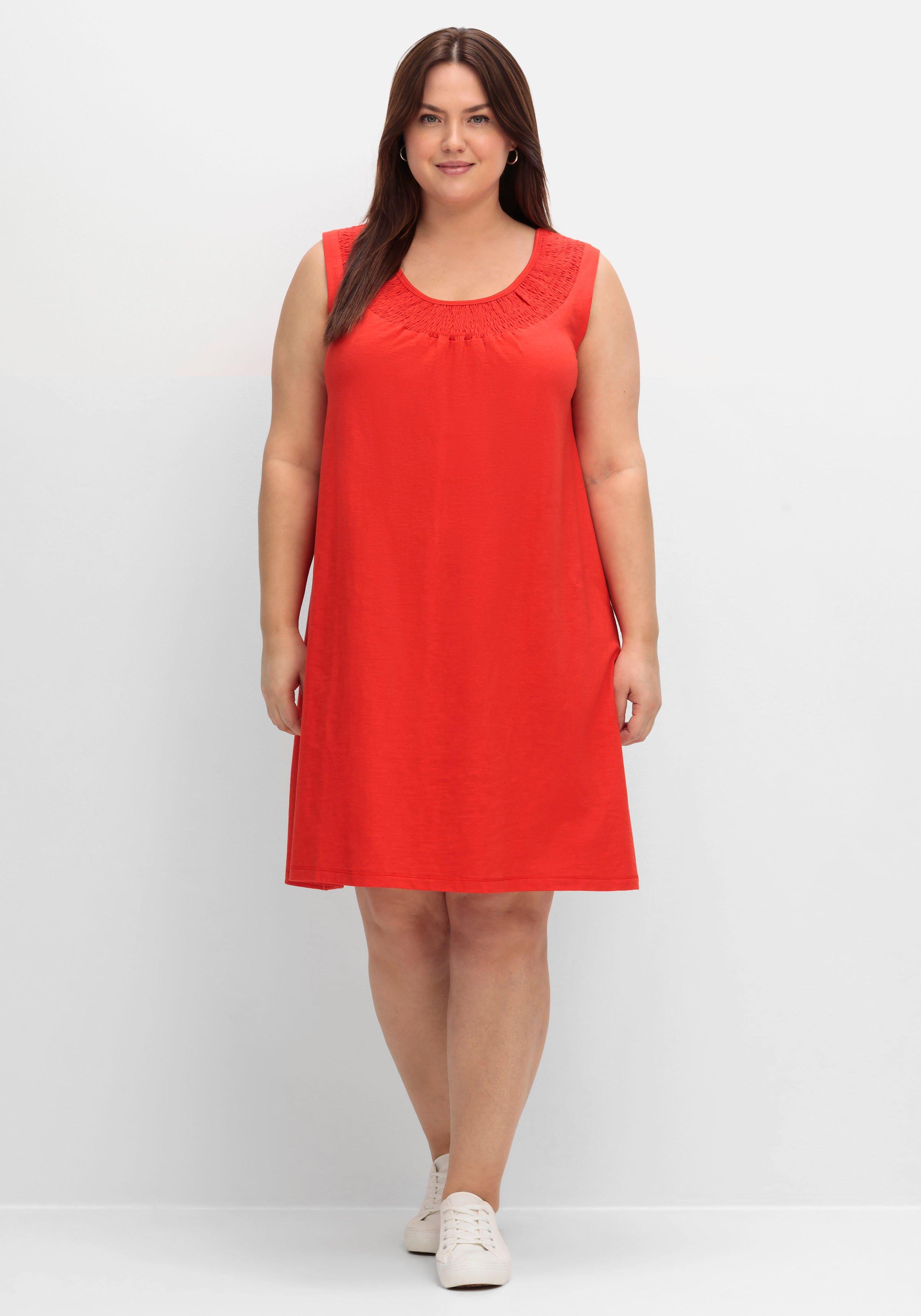 Shirtkleid mit Smok-Einsatz, in A-Linie