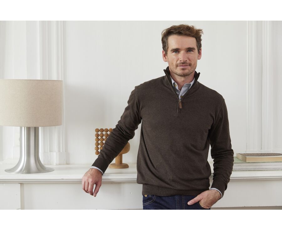 Pull fin homme coton bio/cachemire col zippé Chocolat Foncé - VLAD