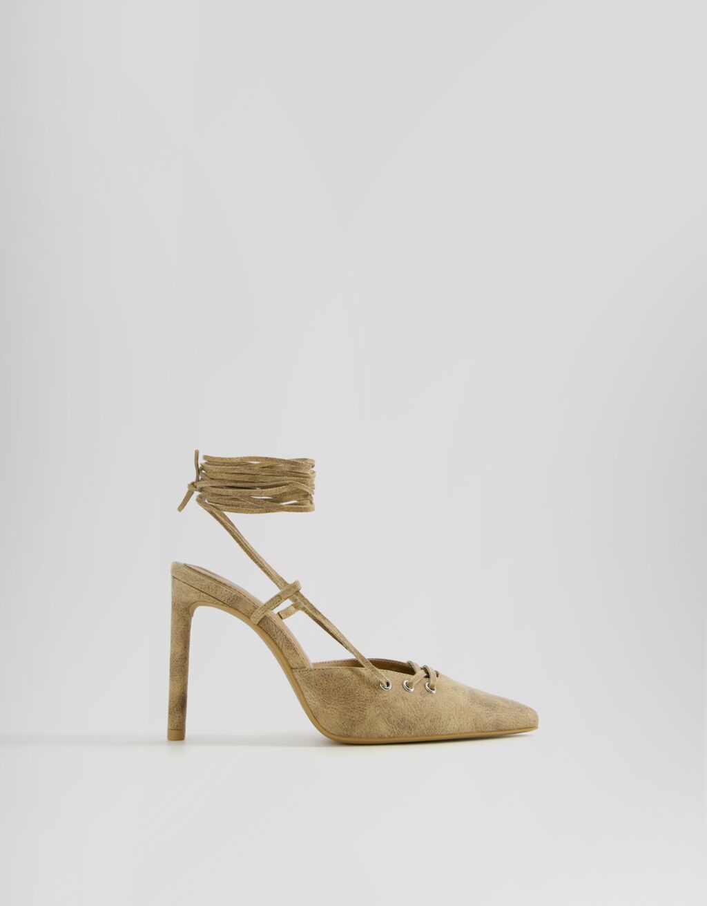 Sapatos tipo slingback de salto alto amarrados