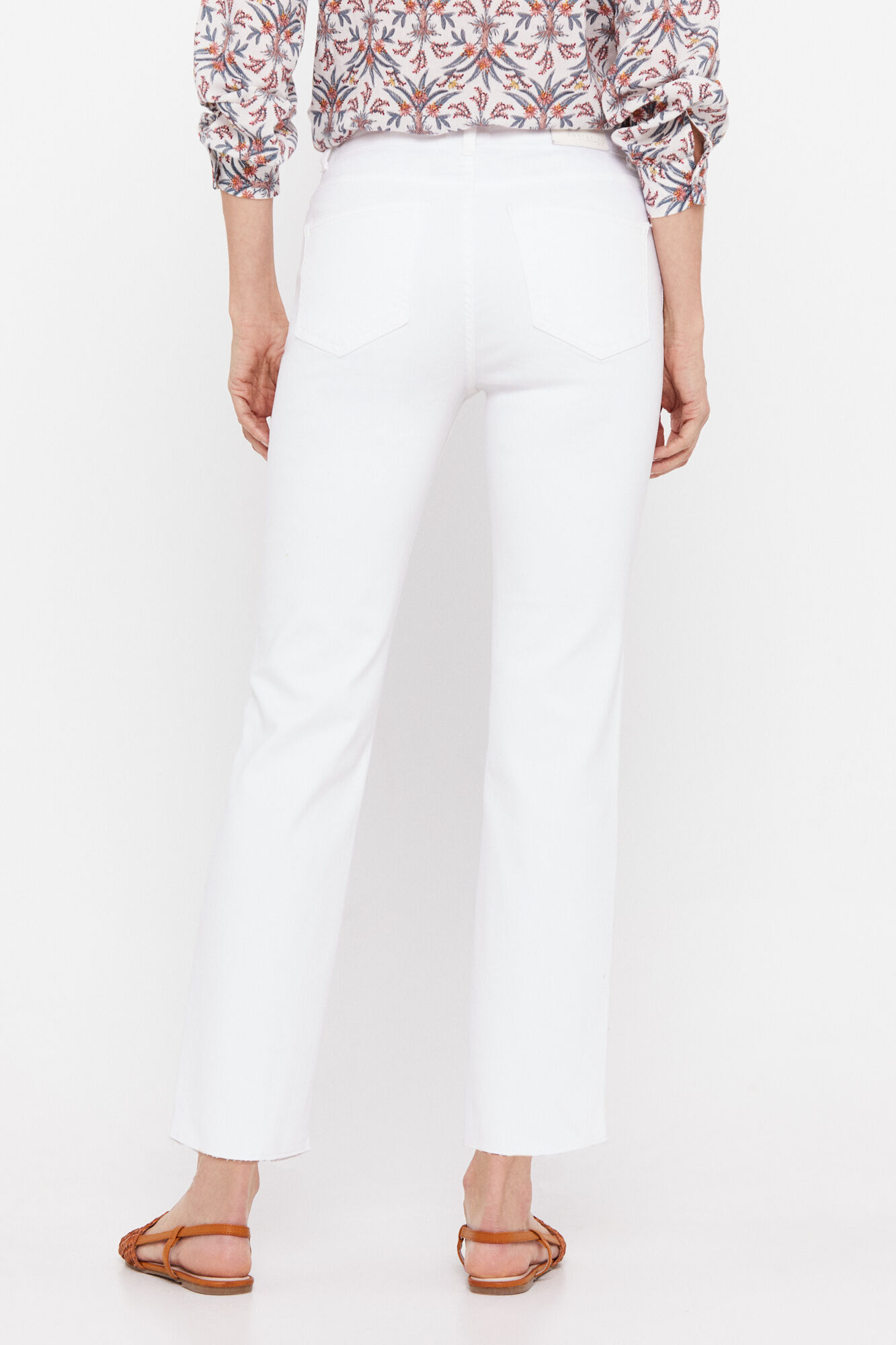 Calça cropped regular com 5 bolsos - Branca