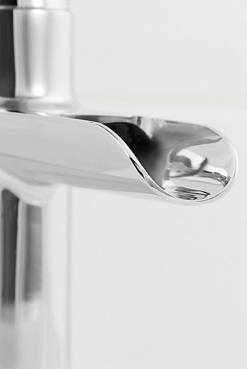 Mitigeur de lavabo chromé effet chute d'eau GoodHome Colina