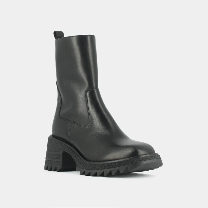 Boots à talons et semelles crantées  en cuir noir