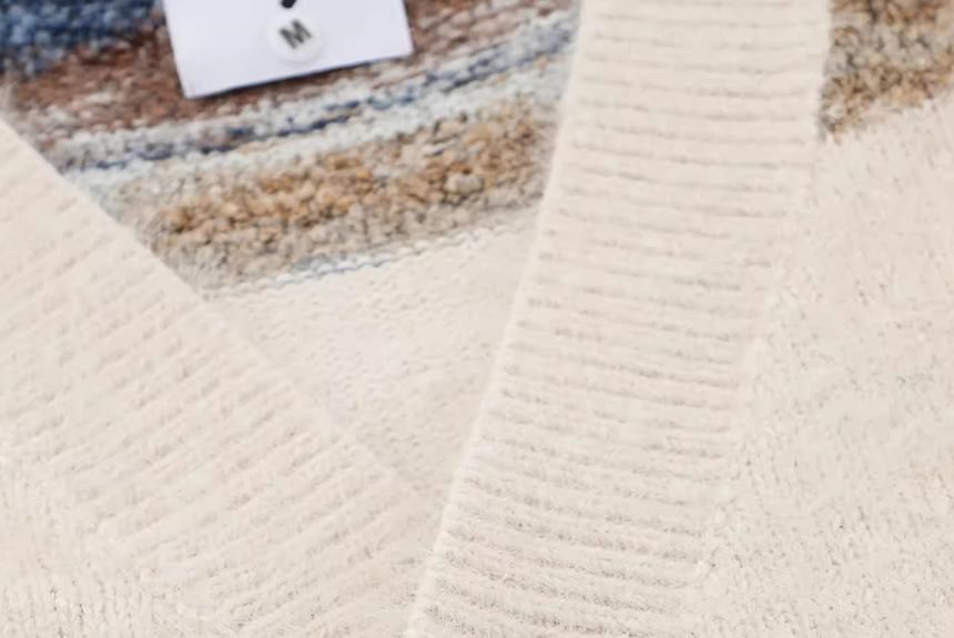 Chuoku - V-hals gemêleerde cardigan met knoopjes