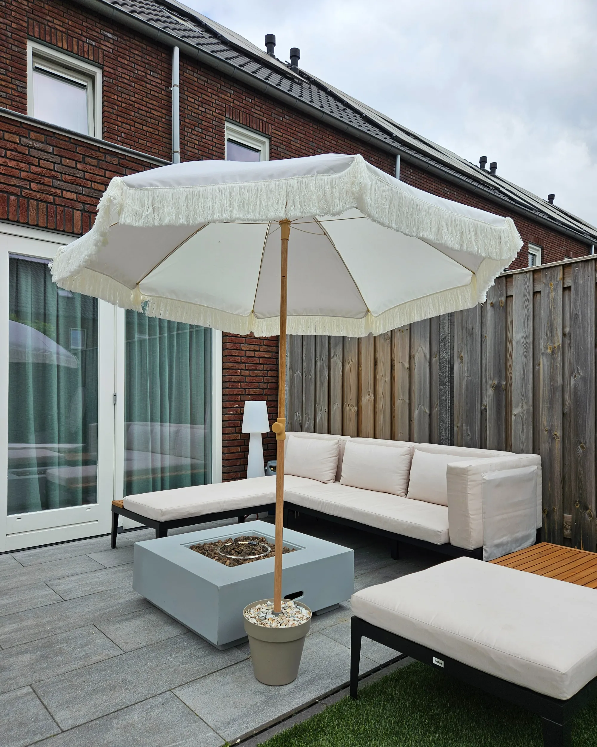 Loungeset met tafel en ottomaan 3-zits BRACCIANO rechtszijdig Gecertificeerd acaciahout Lichtbeige
