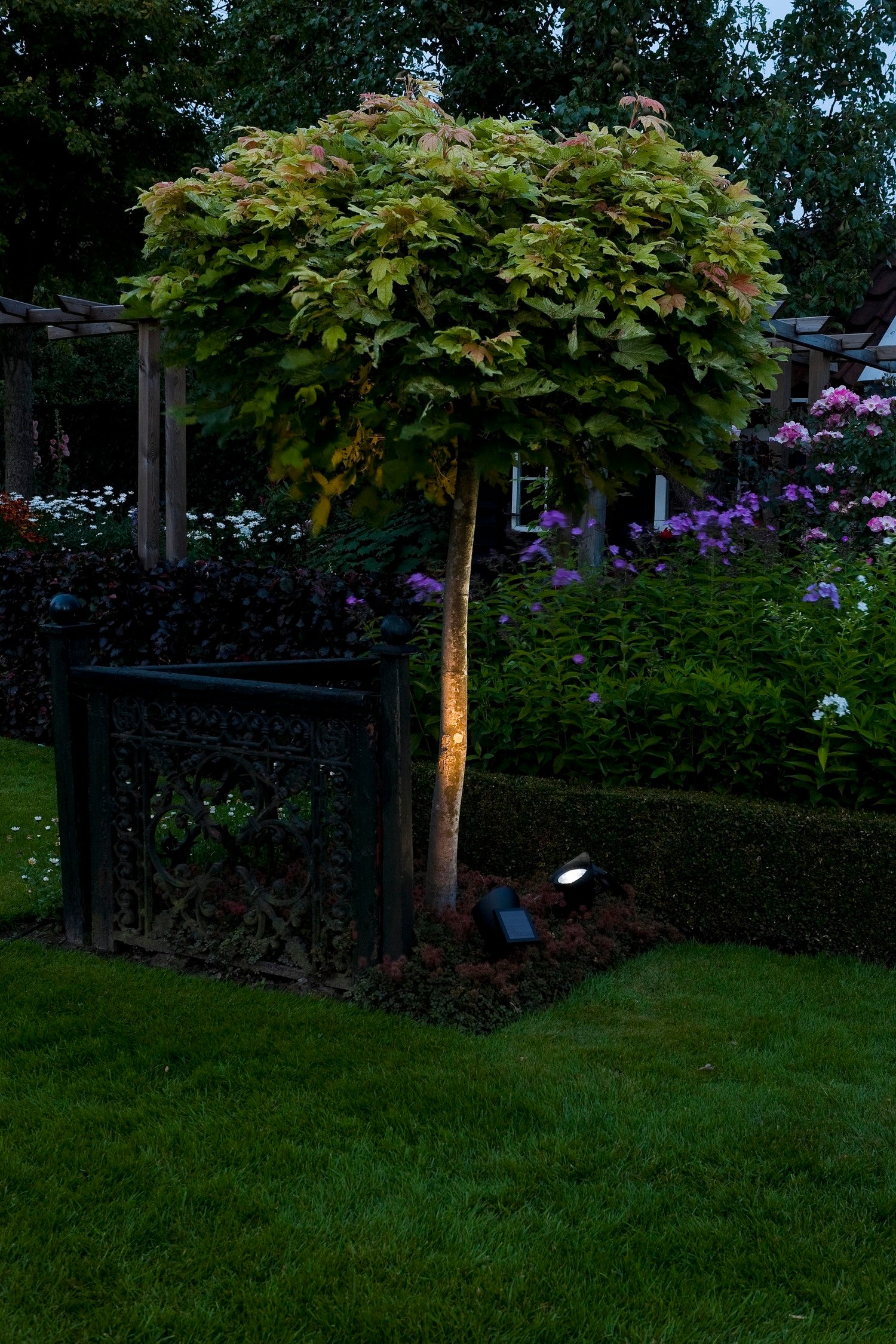 Luxform Lighting solar tuinspot Lazise zwart 8,2 x 11,5 x 35,5 cm